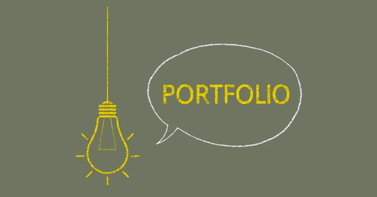 صورة بها لمبة صفراء تدل علي الافكار الإبداعية ومكتوب عليها كلمة portfolio وتهدف إلي كيفية إنشاء متجر إلكتروني ناجح؟